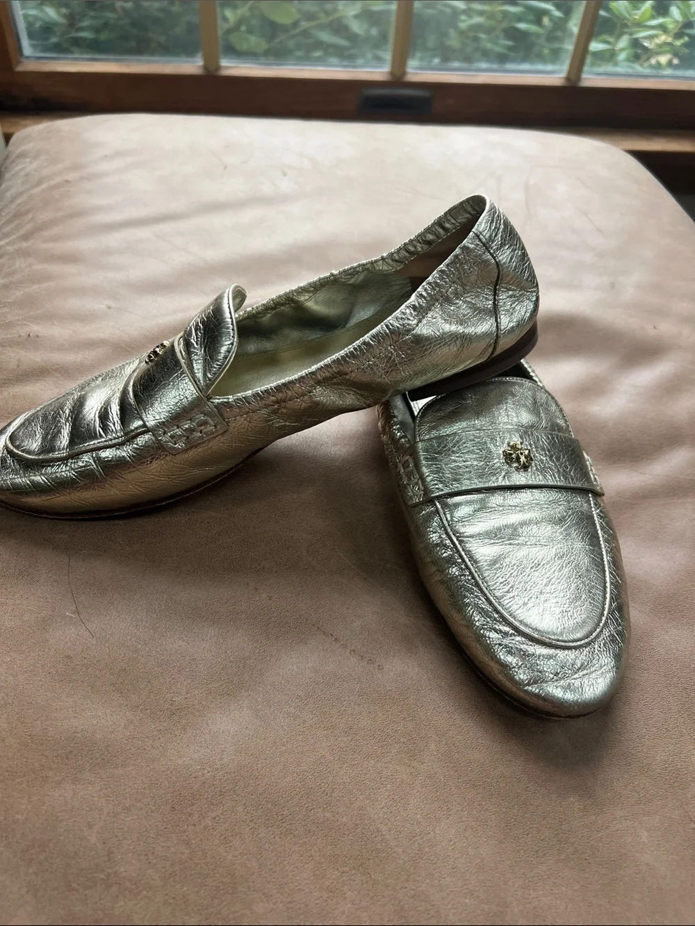 Tory Burch euc noticeable